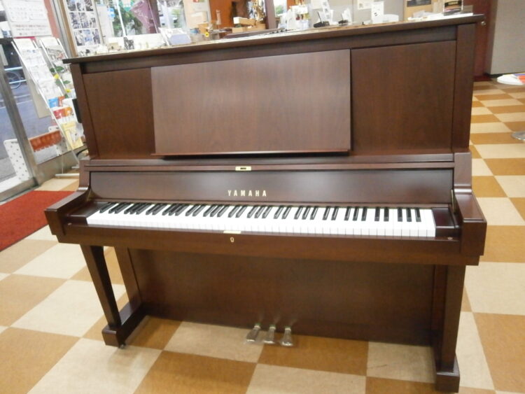 ヤマハリニューアルピアノ W102B 1981年製 - 中古ピアノは日響楽器へ 